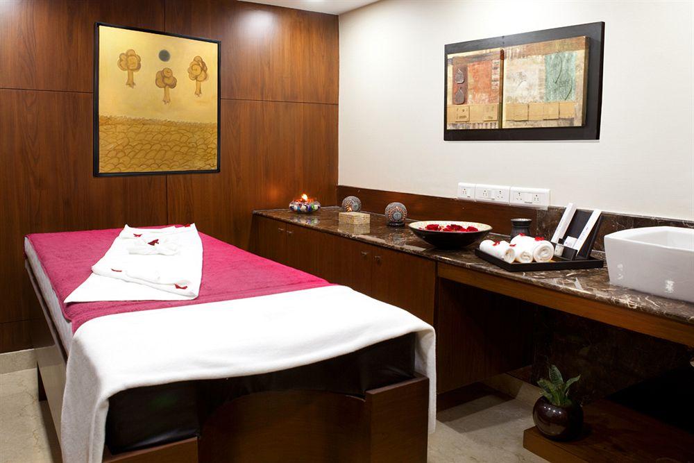 גורגאון The Place Gurugram, A Member Of Radisson Individuals מראה חיצוני תמונה