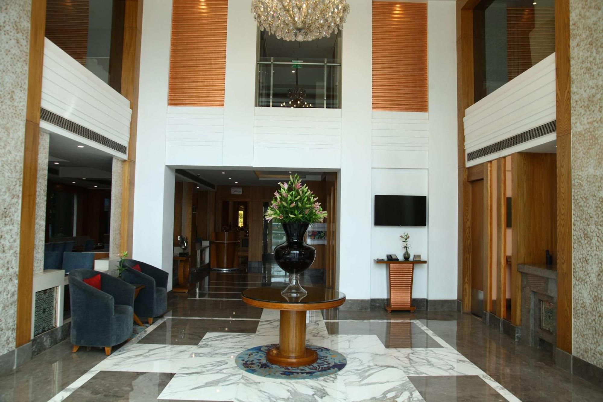 גורגאון The Place Gurugram, A Member Of Radisson Individuals מראה חיצוני תמונה