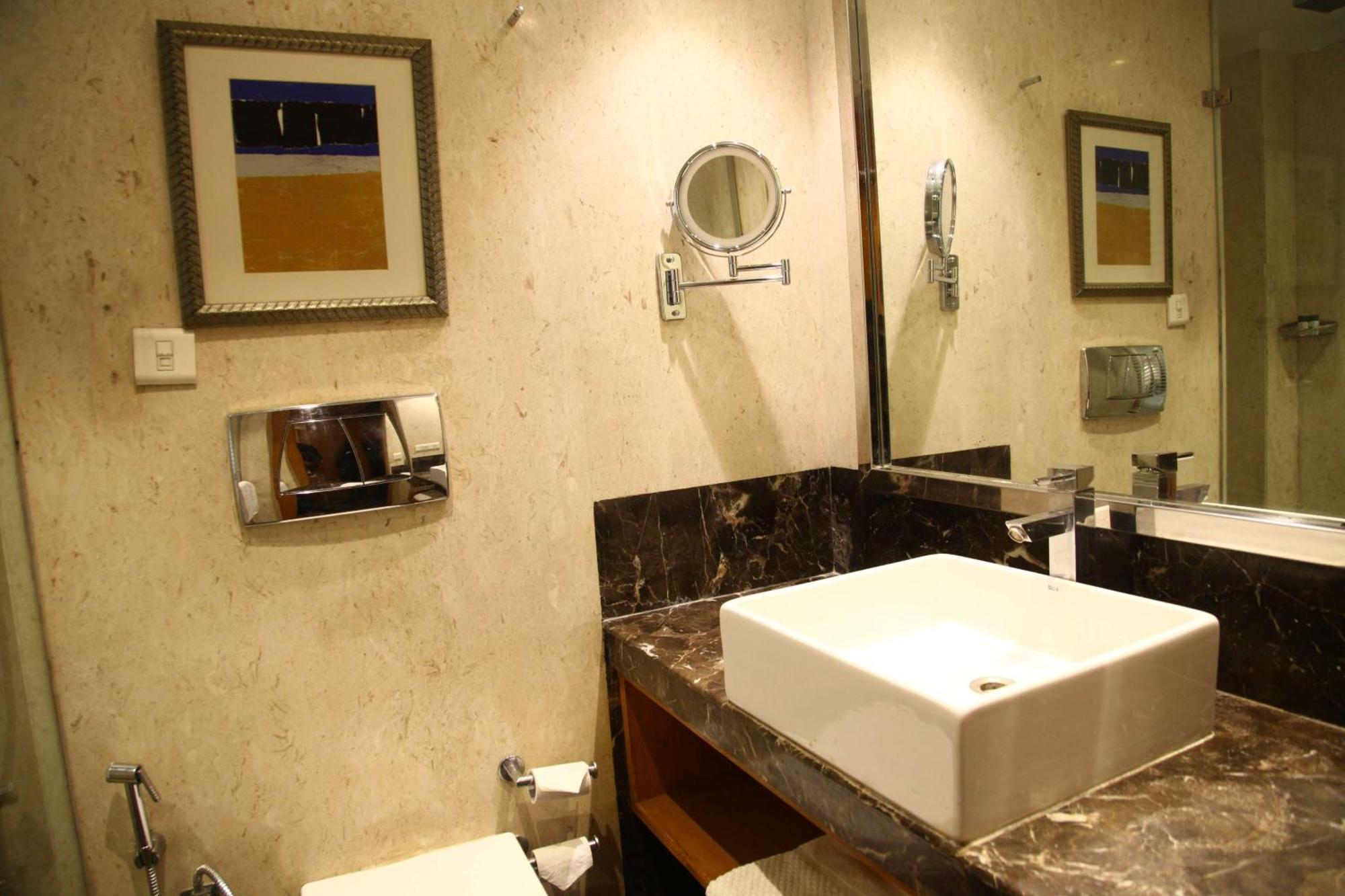 גורגאון The Place Gurugram, A Member Of Radisson Individuals מראה חיצוני תמונה