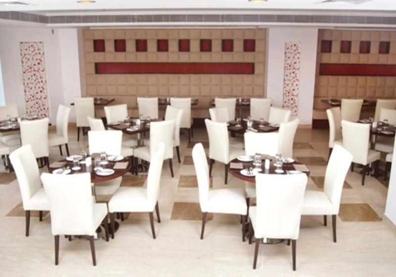 גורגאון The Place Gurugram, A Member Of Radisson Individuals מראה חיצוני תמונה